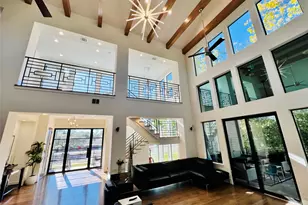 922 T C Jester Blvd, Houston, TX 77008 - Photo 10