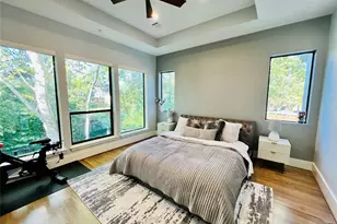 922 T C Jester Blvd, Houston, TX 77008 - Photo 22