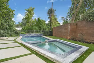 922 T C Jester Blvd, Houston, TX 77008 - Photo 6