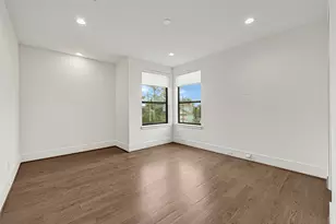 922 T C Jester Blvd, Houston, TX 77008 - Photo 40
