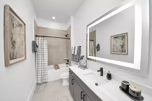 15635 Memorial Dr, Houston, TX 77079 - Photo 14