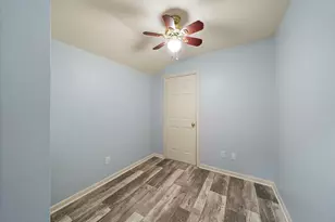 691 Co Rd 351, Alvin, TX 77511 - Photo 32