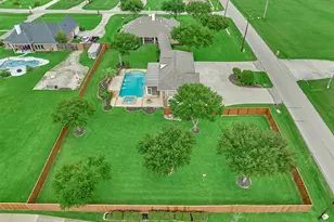 11833 Seashell Cir, Montgomery, TX 77356 - Photo 2