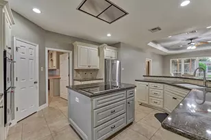 11833 Seashell Cir, Montgomery, TX 77356 - Photo 16