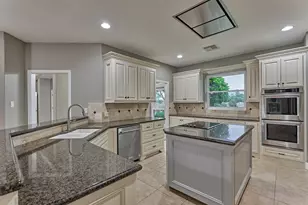 11833 Seashell Cir, Montgomery, TX 77356 - Photo 18