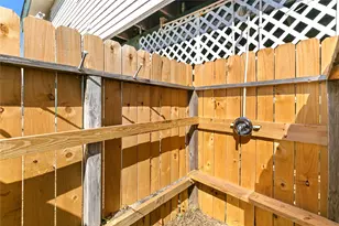 910 Monument Dr, Surfside Beach, TX 77541 - Photo 8