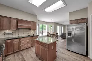 2 S Duskwood Pl, The Woodlands, TX 77381 - Photo 14