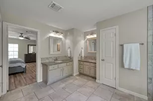 2 S Duskwood Pl, The Woodlands, TX 77381 - Photo 18