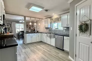 1920 Galway Dr, Vidor, TX 77662 - Photo 10