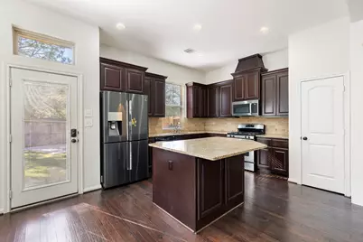 122 Cheswood Manor Drive, The Woodlands, TX 77382 - Photo 10