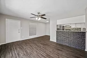 201 Emerson St, Houston, TX 77006 - Photo 4
