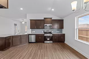 2246 W Post Oak Cir, Dayton, TX 77535 - Photo 4