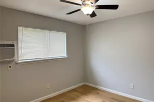 8010 Roswell St, Houston, TX 77022 - Photo 10