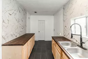 8265 McLean St, Beaumont, TX 77707 - Photo 10