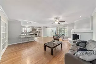 5616 Pine St, Houston, TX 77081 - Photo 4