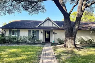 5616 Pine St, Houston, TX 77081 - Photo 1