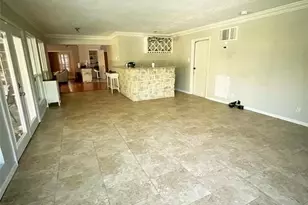 5616 Pine St, Houston, TX 77081 - Photo 10