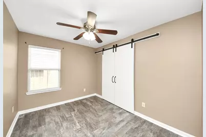11219 Hall Terrace Court, Houston, TX 77075 - Photo 18