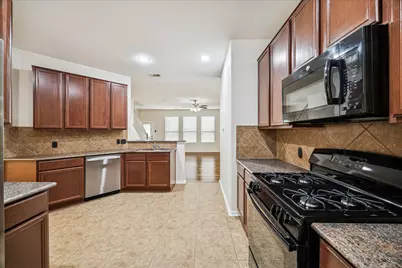 5307 Espuela Lane, Baytown, TX 77521 - Photo 10