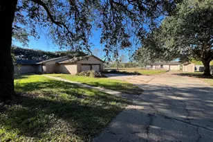 1005 Redberry Hill Rd, Baytown, TX 77521 - Photo 6