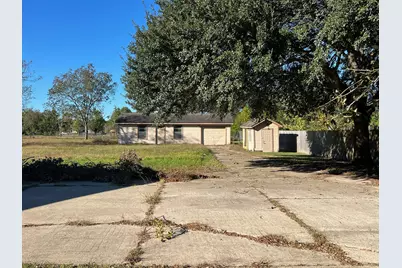1005 Redberry Hill Road, Baytown, TX 77521 - Photo 1