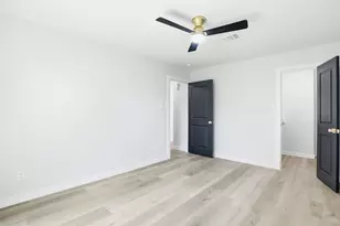 1722 Cherry Bend Dr, Houston, TX 77077 - Photo 16