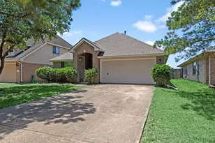 5614 Savannah Woods Ln, Rosharon, TX 77583 - Photo 1