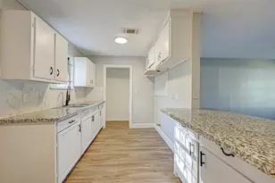 5102 Lyndhurst Dr, Houston, TX 77033 - Photo 6