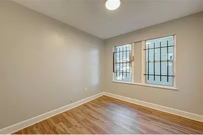 5102 Lyndhurst Drive, Houston, TX 77033 - Photo 10