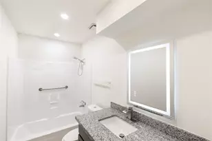 6423 Coachwood Dr, Houston, TX 77035 - Photo 24