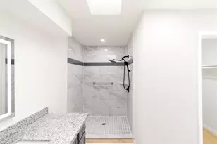 6423 Coachwood Dr, Houston, TX 77035 - Photo 22