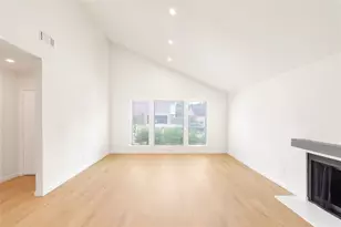 6423 Coachwood Dr, Houston, TX 77035 - Photo 6