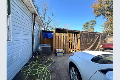 9105 Exeter Street, Houston, TX 77093 - Photo 14