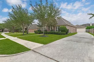 13610 Popes Creek Ln, Houston, TX 77044 - Photo 2