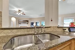 13610 Popes Creek Ln, Houston, TX 77044 - Photo 30