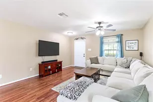 8022 Yaupon View Dr, Cypress, TX 77433 - Photo 4