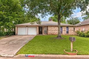 16735 Barcelona Dr, Friendswood, TX 77546 - Photo 1