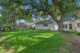 11418 Valley Stream Dr, Houston, TX 77043 - Photo 36