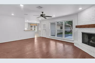 11418 Valley Stream Drive, Houston, TX 77043 - Photo 18