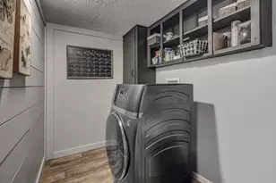 302 E Kay St, Dayton, TX 77535 - Photo 44