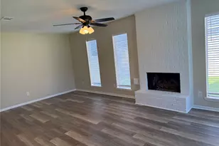 1707 Crest Hill Dr, Conroe, TX 77301 - Photo 2