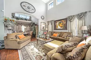 602 Beverly Cir, Stafford, TX 77477 - Photo 2