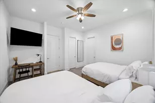 826 Nadine St, Houston, TX 77009 - Photo 8