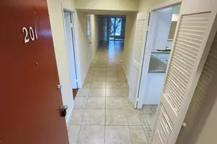 2210 Dorrington St, Houston, TX 77030 - Photo 2