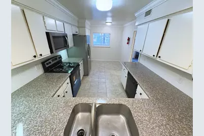 2210 Dorrington Street #201, Houston, TX 77030 - Photo 8