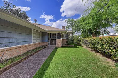 4002 Portsmouth Avenue, Houston, TX 77027 - Photo 2