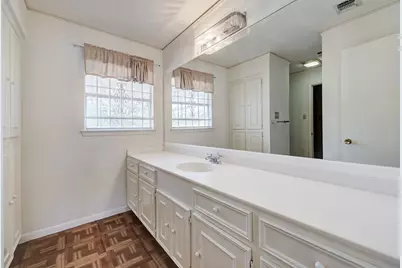 4002 Portsmouth Avenue, Houston, TX 77027 - Photo 10