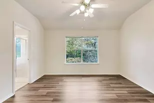 2 Peach Ridge Pl, The Woodlands, TX 77382 - Photo 18