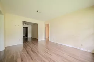 513 Frankie St, Wharton, TX 77488 - Photo 8