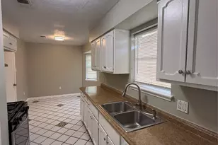 5414 Hazel St, Baytown, TX 77521 - Photo 4